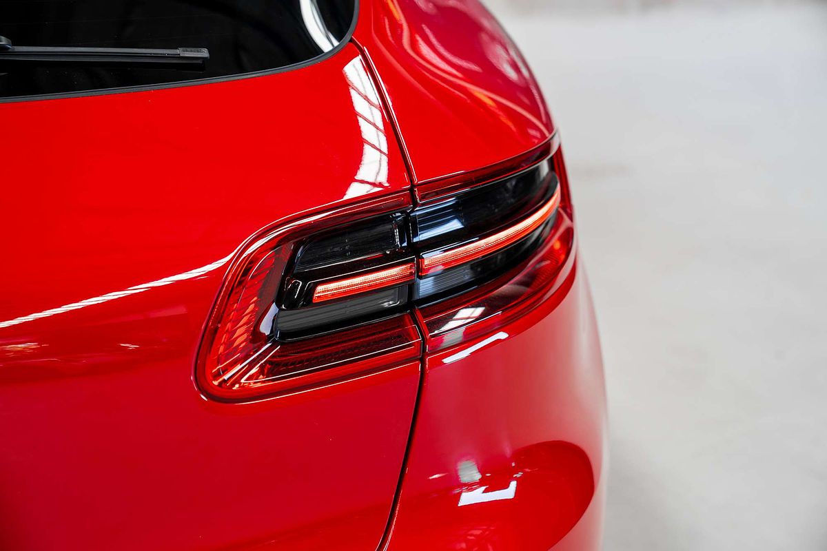 2017 Porsche Macan  95B