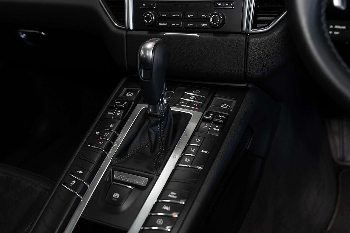 2017 Porsche Macan  95B