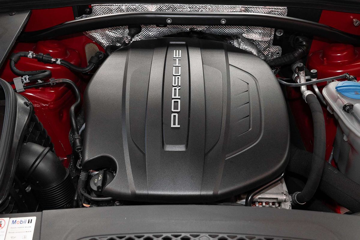 2017 Porsche Macan  95B