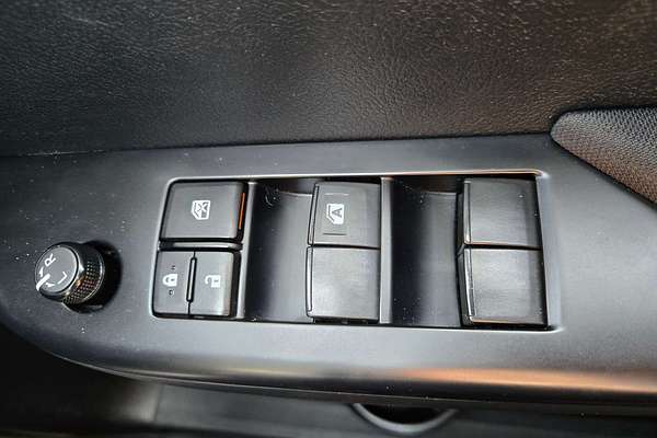 2019 Toyota Hilux SR GUN126R 4X4