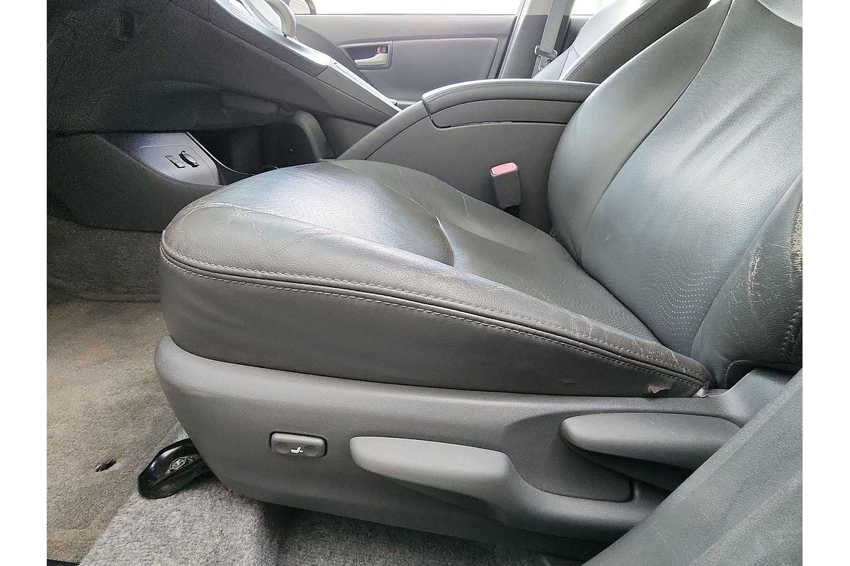 2010 Toyota Prius II
