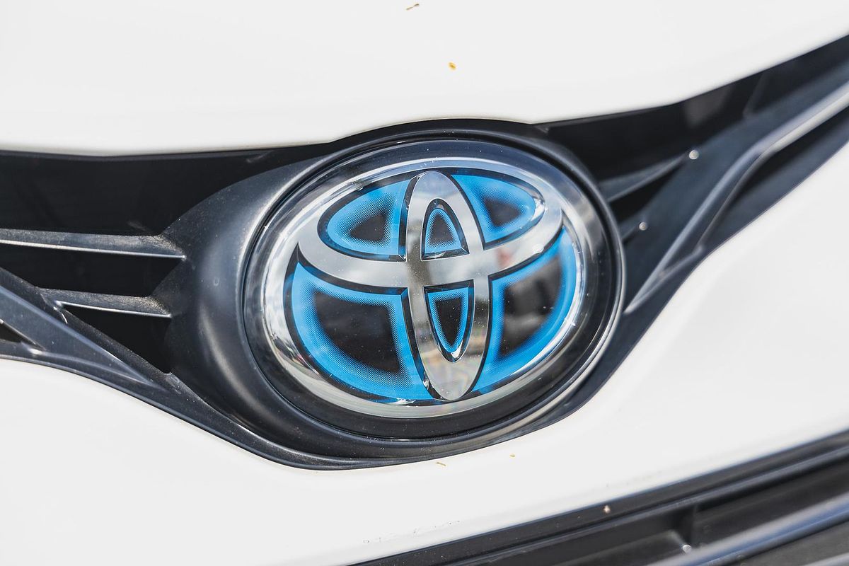 2023 Toyota Camry Ascent AXVH70R