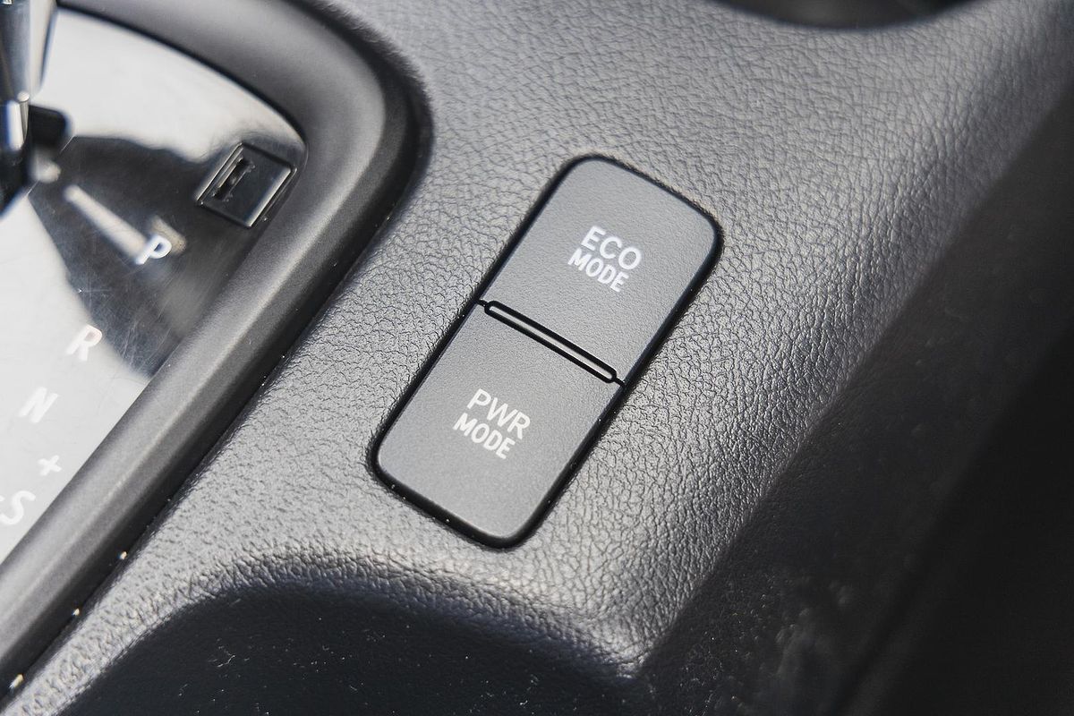 2020 Toyota Hilux SR GUN126R 4X4