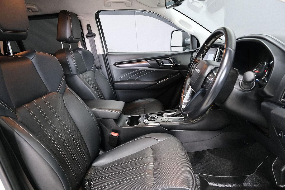 2023 Isuzu MU-X LS-T