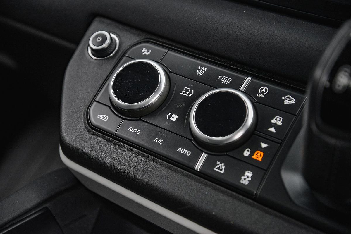2020 Land Rover Defender 110 D240 SE L663
