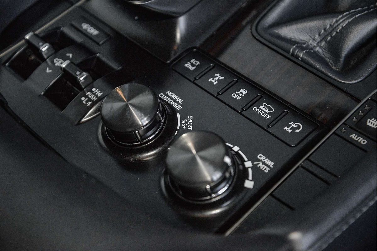 2018 Lexus LX LX450d VDJ201R