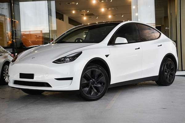 2024 Tesla Model Y REAR-WHEEL DRIVE MY24