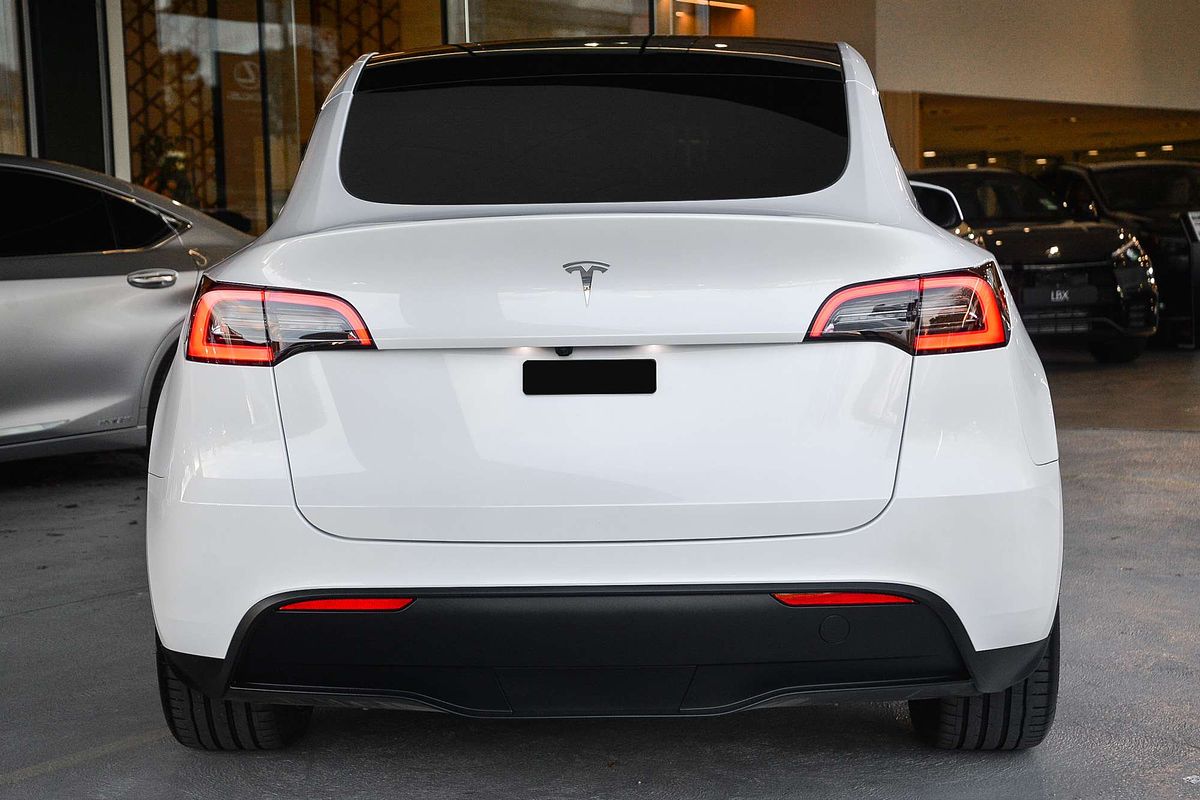 2024 Tesla Model Y REAR-WHEEL DRIVE MY24