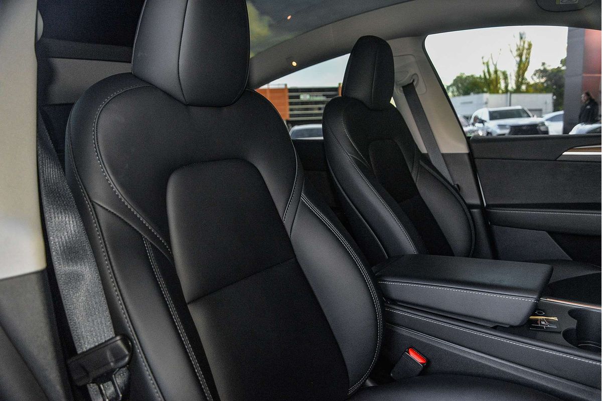 2024 Tesla Model Y REAR-WHEEL DRIVE MY24