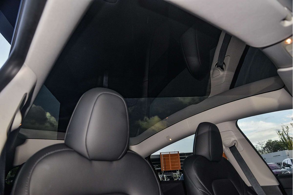 2024 Tesla Model Y REAR-WHEEL DRIVE MY24