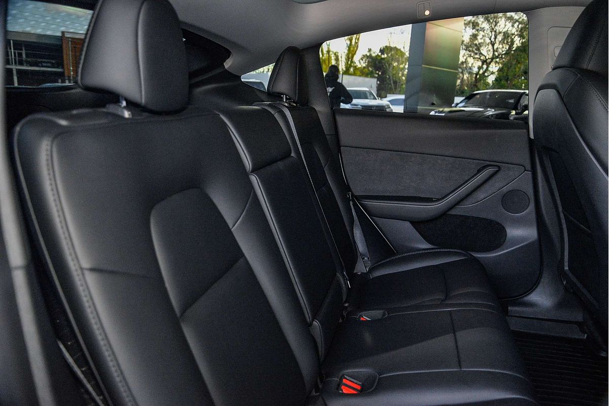 2024 Tesla Model Y REAR-WHEEL DRIVE MY24