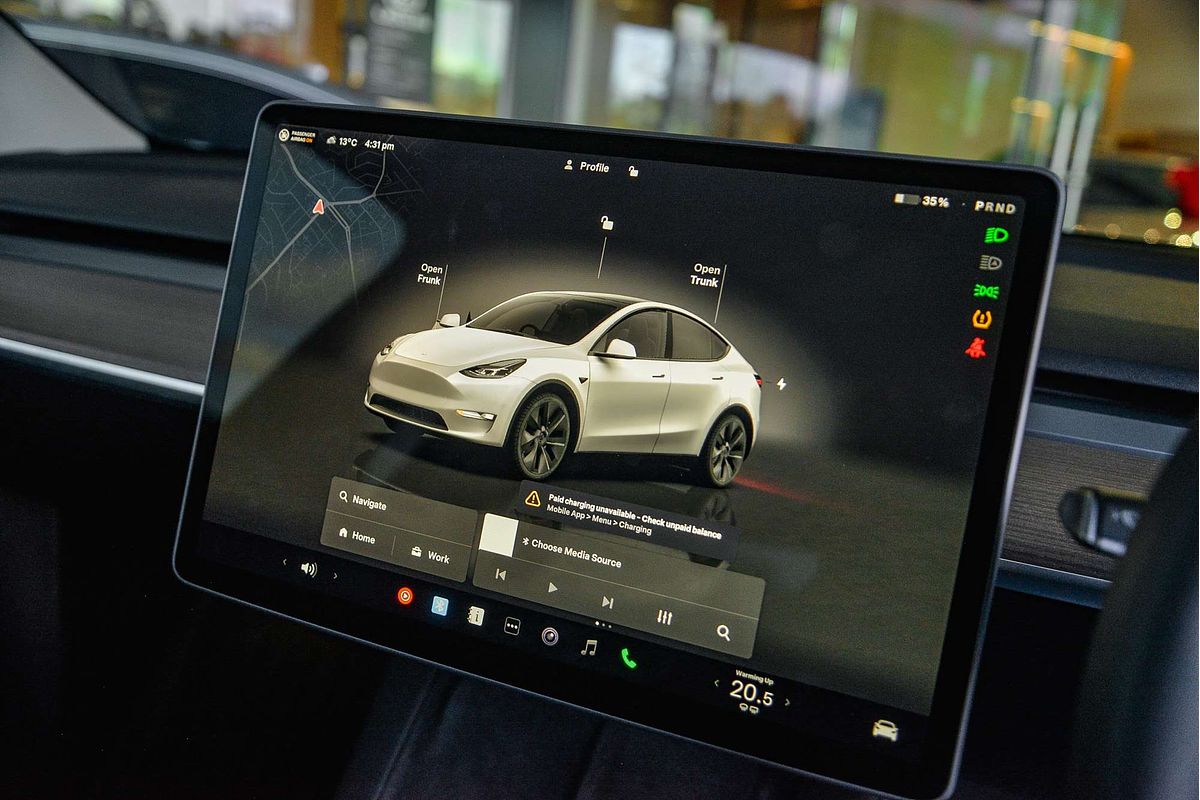 2024 Tesla Model Y REAR-WHEEL DRIVE MY24