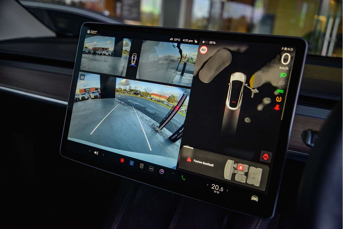 2024 Tesla Model Y REAR-WHEEL DRIVE MY24