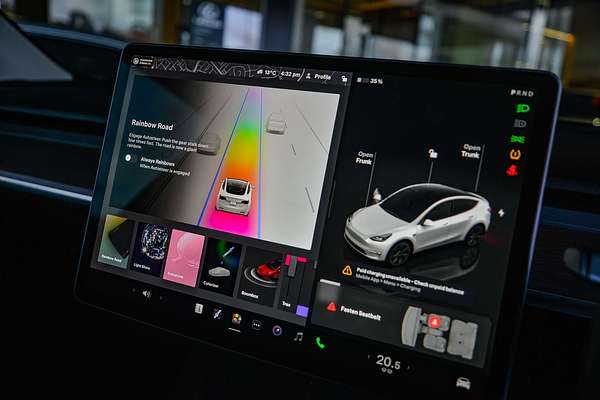 2024 Tesla Model Y REAR-WHEEL DRIVE MY24