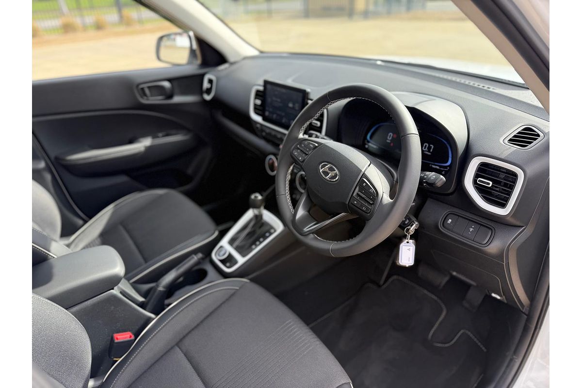2024 Hyundai Venue Active QX.V5