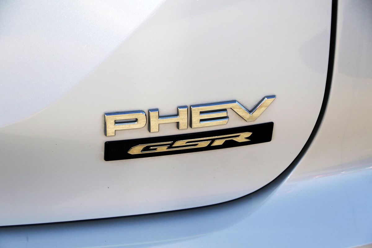 2024 Mitsubishi Outlander PHEV GSR ZM