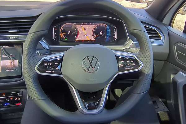 2024 Volkswagen Tiguan Wolfsburg Edition Allspace 5N