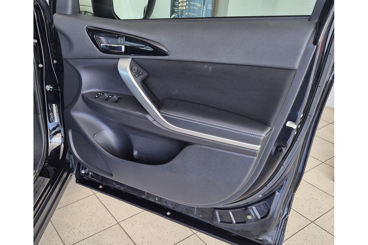 2018 Mitsubishi Eclipse Cross Black Edition YA