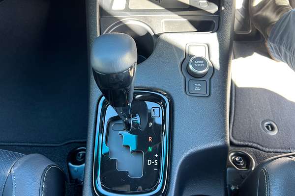 2025 Toyota Hilux Rogue 48V GUN126R 4X4