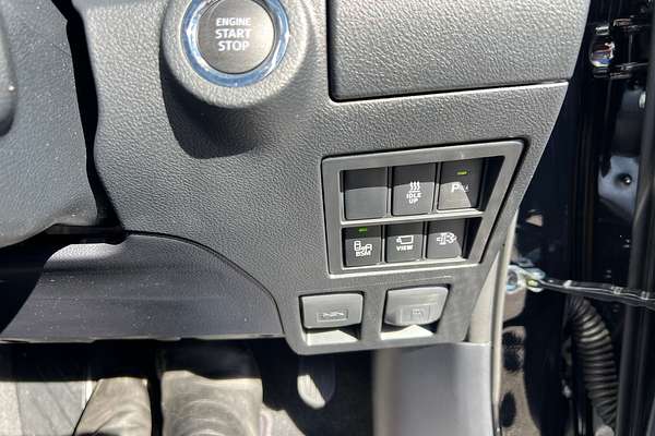 2025 Toyota Hilux Rogue 48V GUN126R 4X4