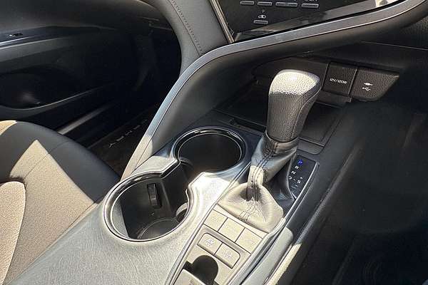 2020 Toyota Camry Ascent AXVH71R