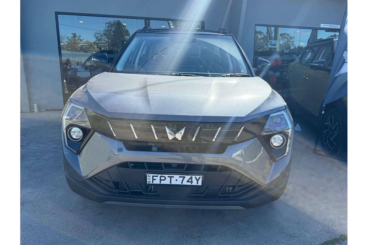 2025 Mahindra XUV3XO AX7L