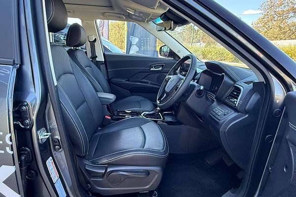 2025 Mahindra XUV3XO AX7L
