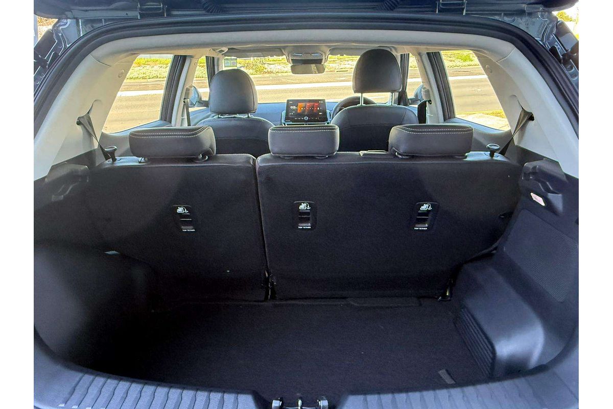 2025 Mahindra XUV3XO AX7L
