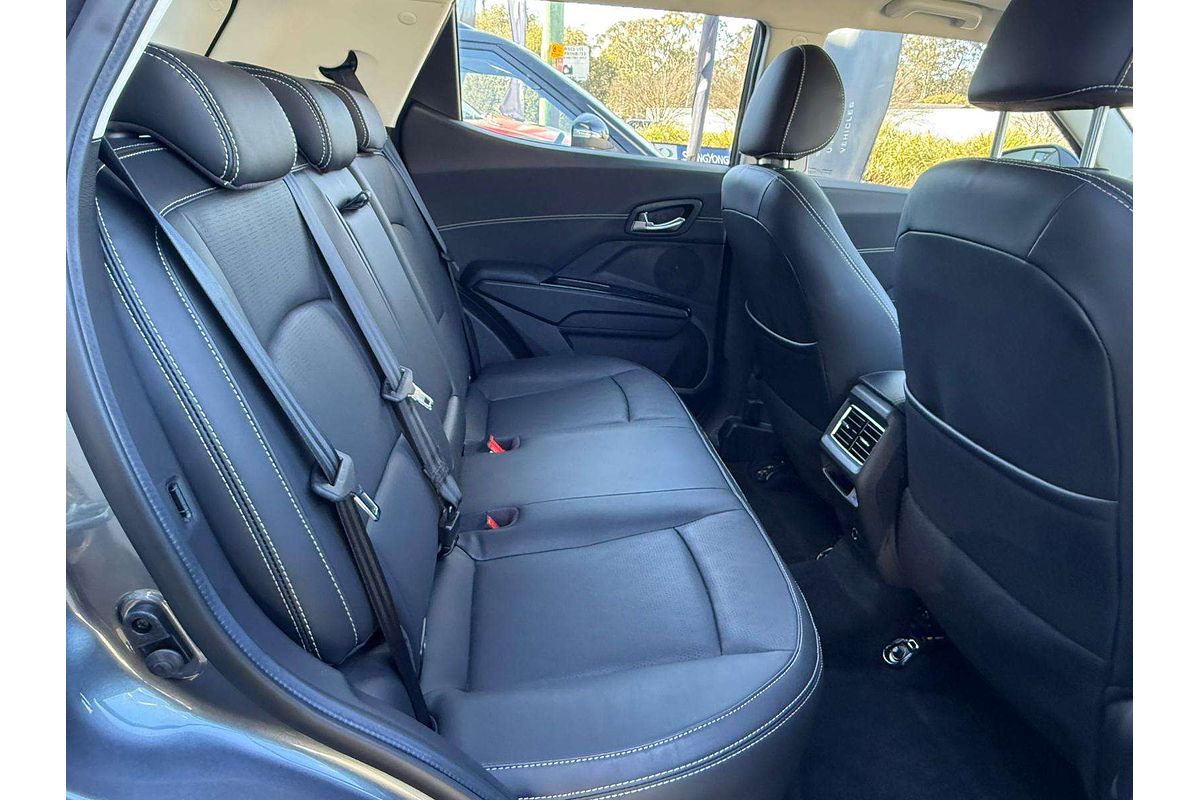 2025 Mahindra XUV3XO AX7L