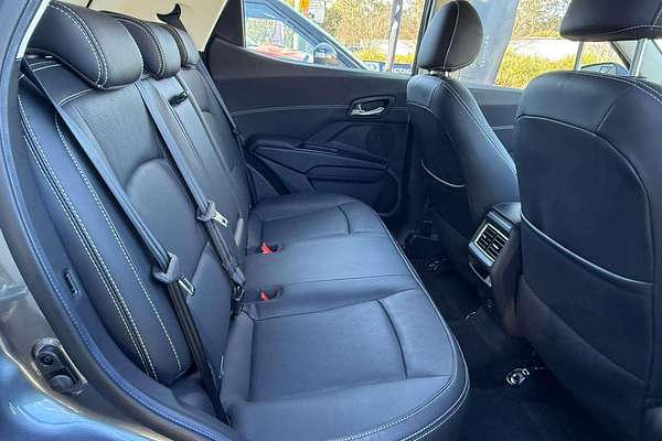 2025 Mahindra XUV3XO AX7L