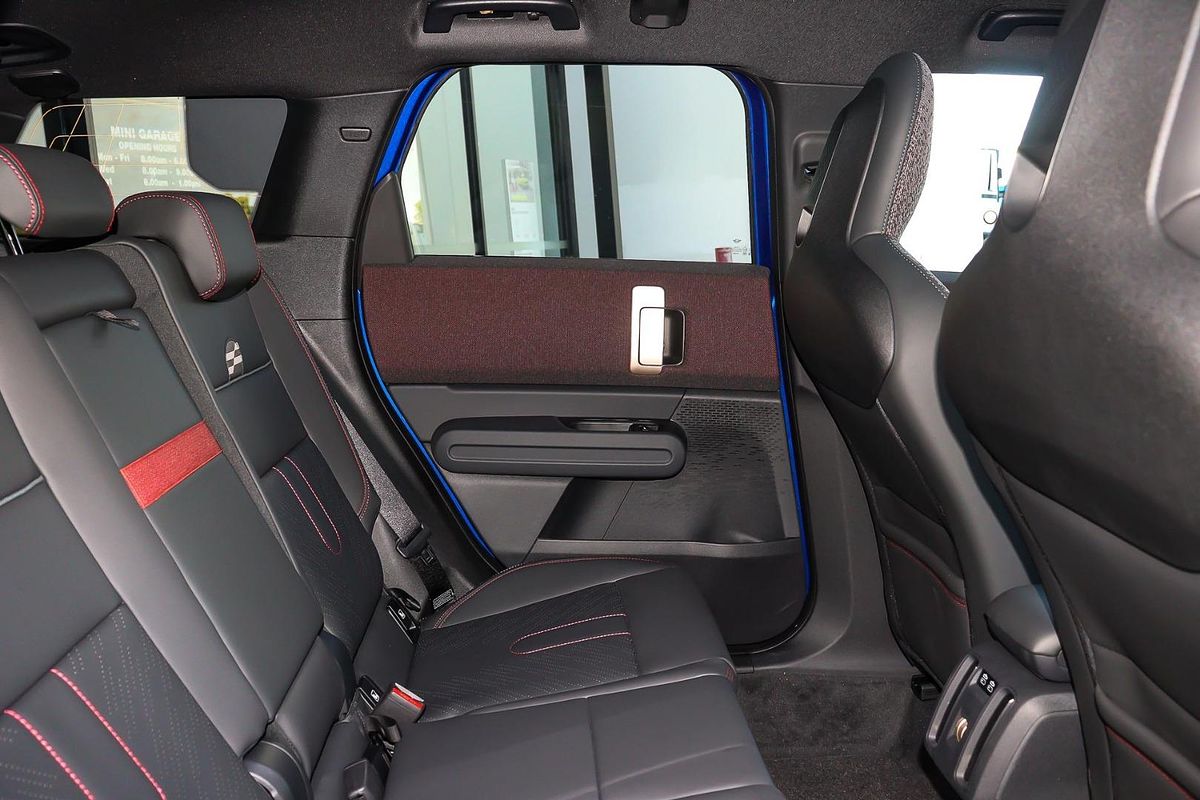 2025 MINI Countryman JCW Favoured U25