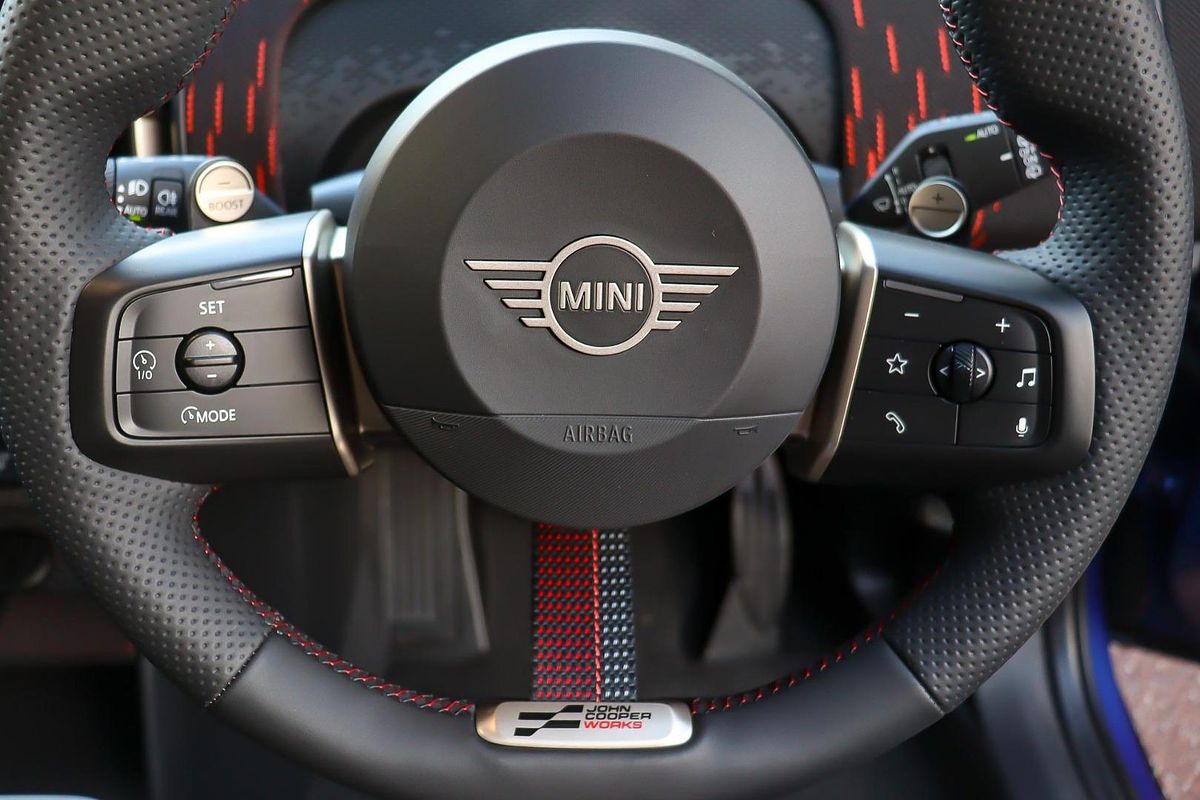 2025 MINI Countryman JCW Favoured U25