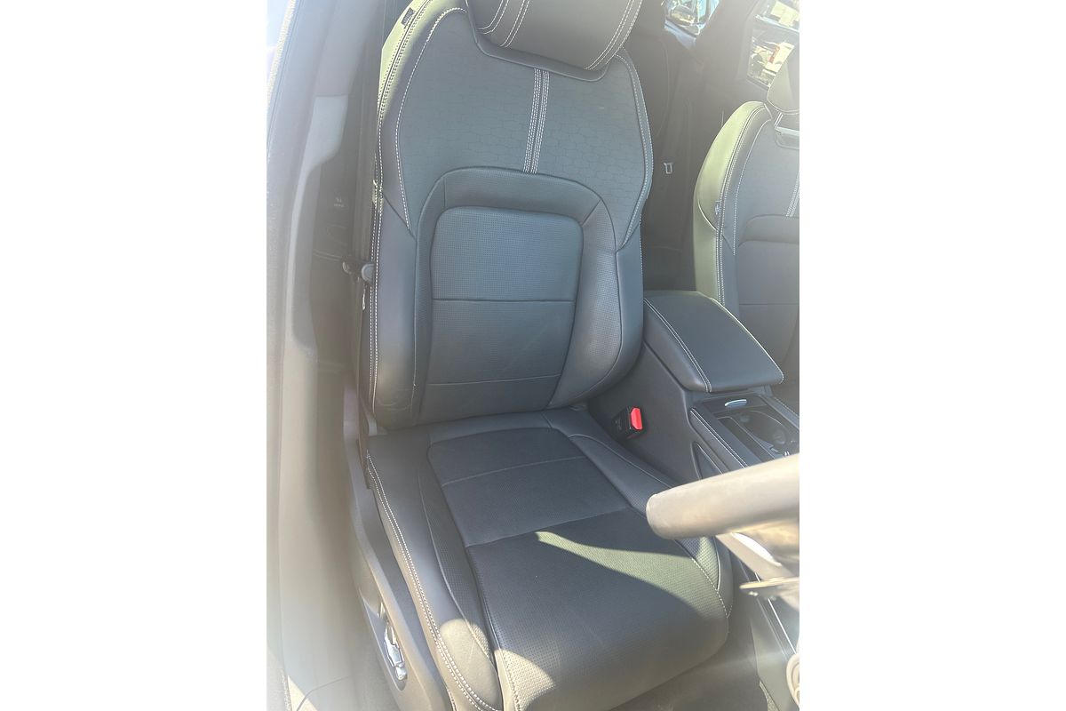 2023 Jaguar F-PACE 400 Sport X761