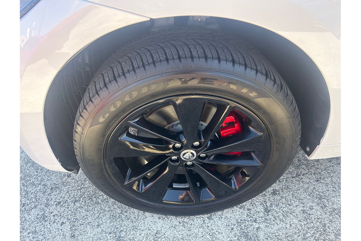 2023 Jaguar F-PACE 400 Sport X761