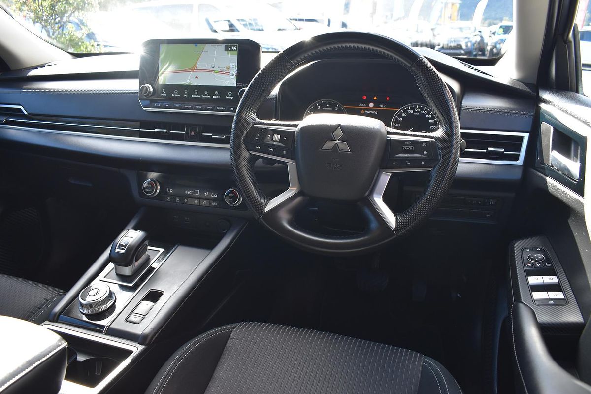 2022 Mitsubishi Outlander LS ZM