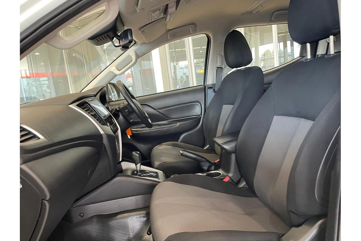 2022 Mitsubishi Triton GLX+ MR 4X4