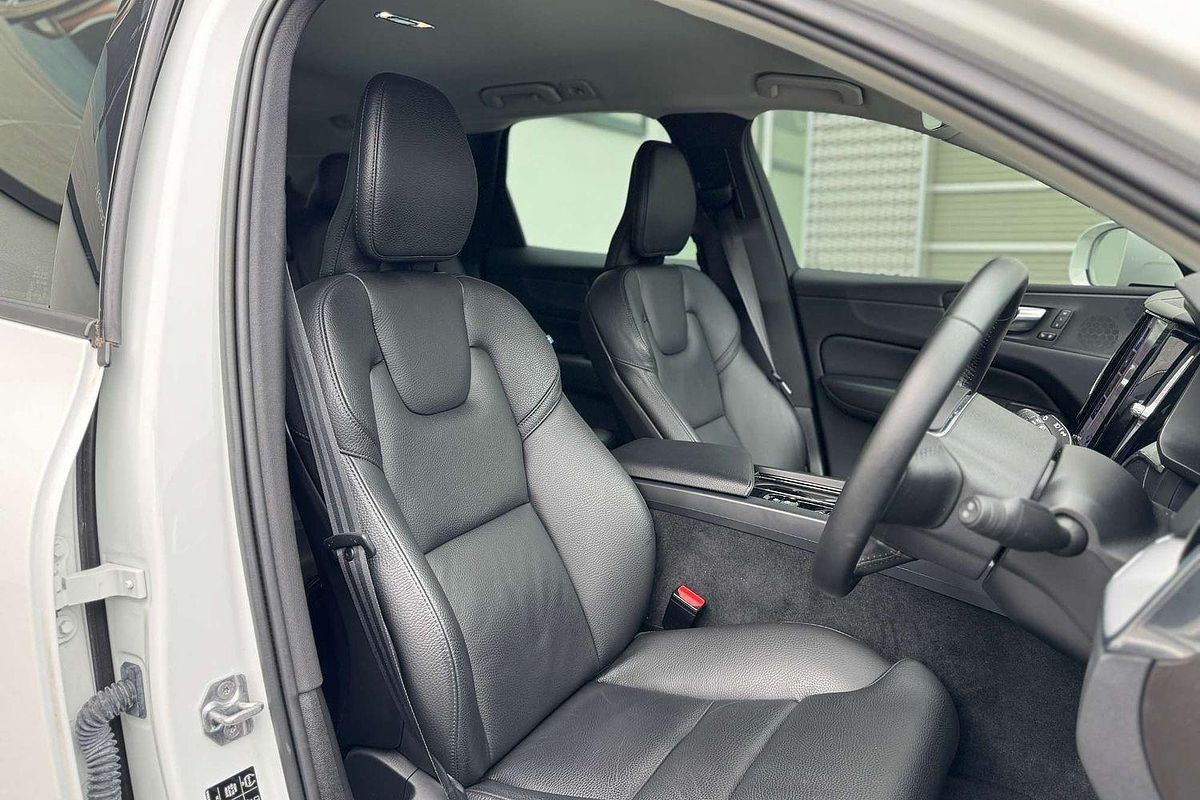 2020 Volvo XC60 T5 Momentum