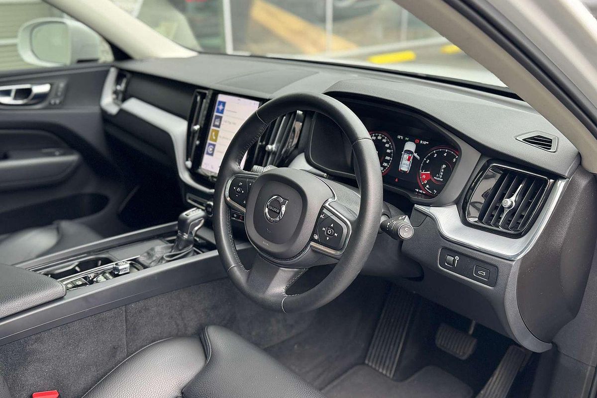 2020 Volvo XC60 T5 Momentum