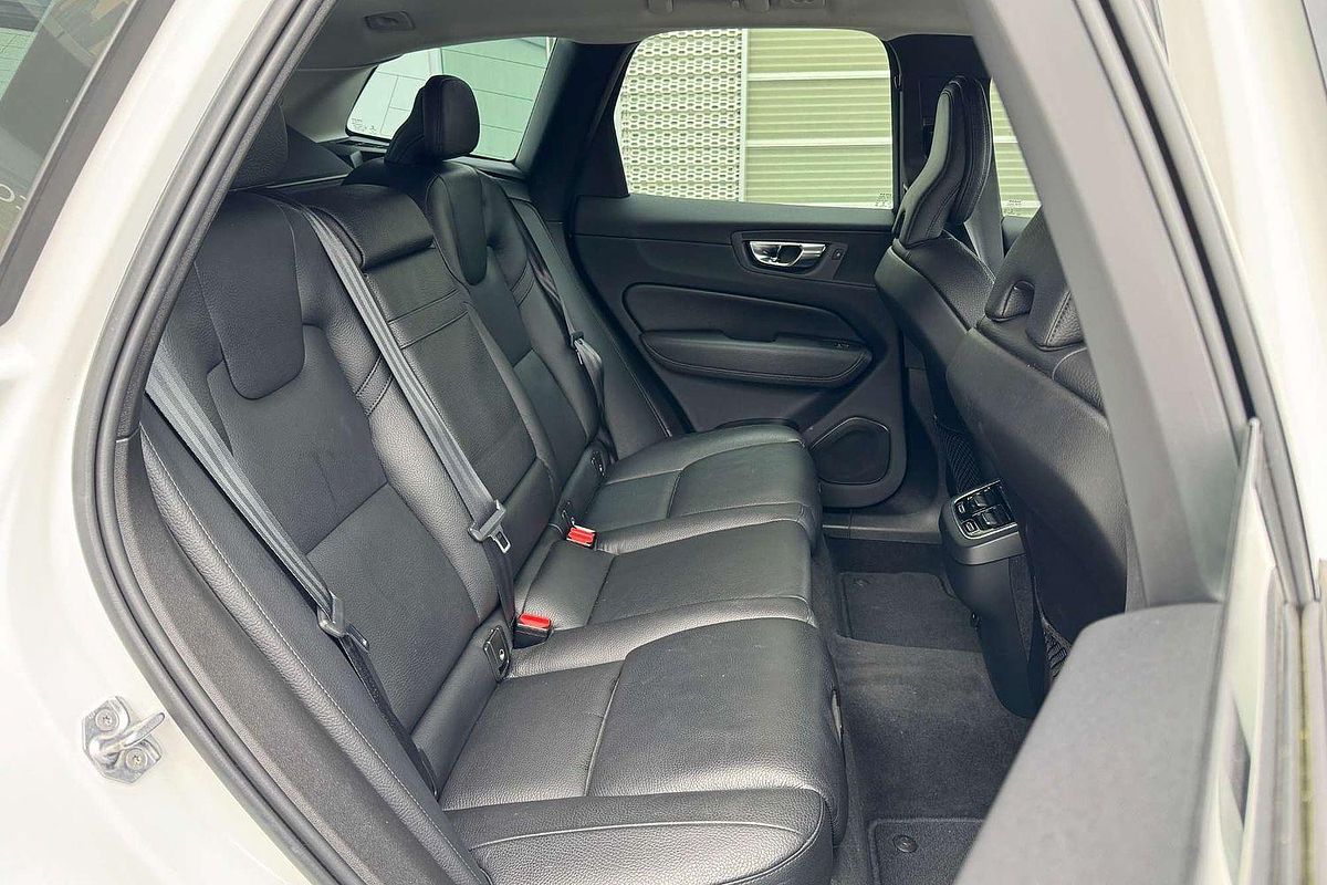 2020 Volvo XC60 T5 Momentum