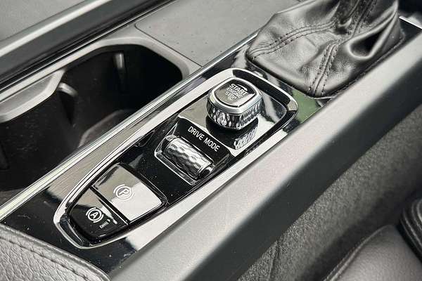 2020 Volvo XC60 T5 Momentum