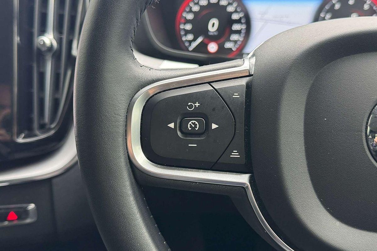 2020 Volvo XC60 T5 Momentum