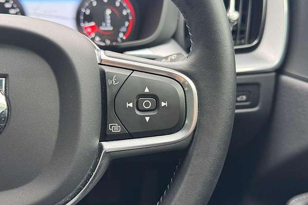 2020 Volvo XC60 T5 Momentum