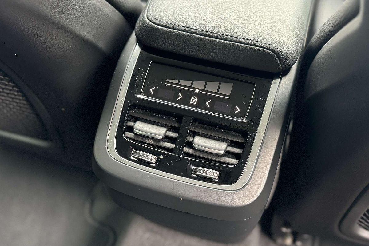 2020 Volvo XC60 T5 Momentum