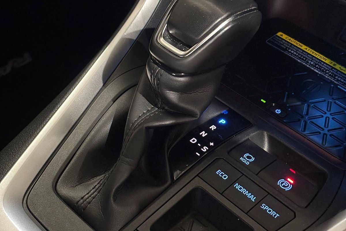 2020 Toyota RAV4 Cruiser AXAH52R