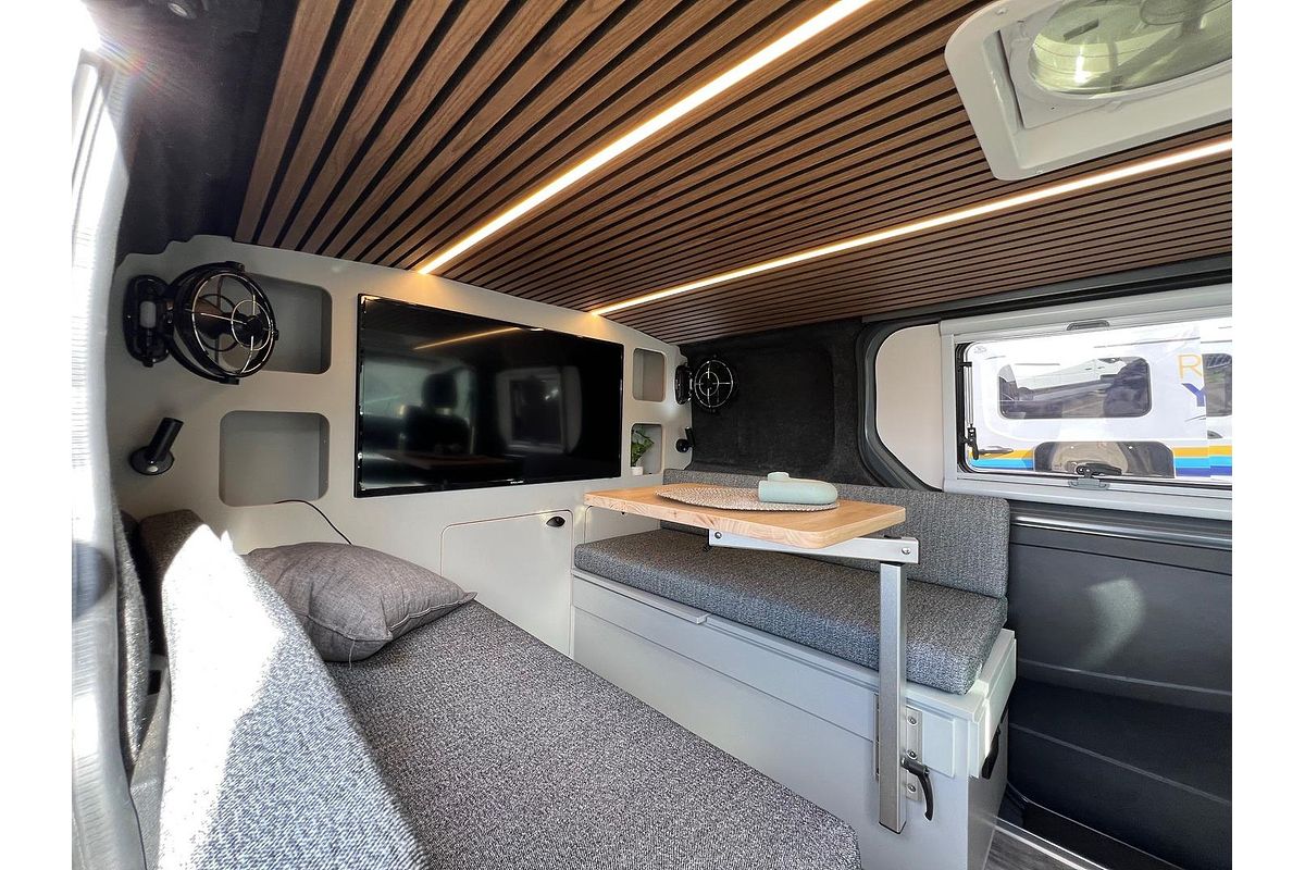 2025 Renault Trafic Premium, Road Yacht Free Camp