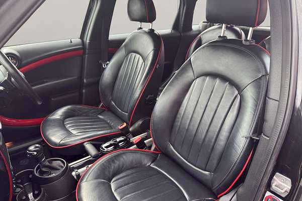 2013 MINI Cooper ALL 4 JCW