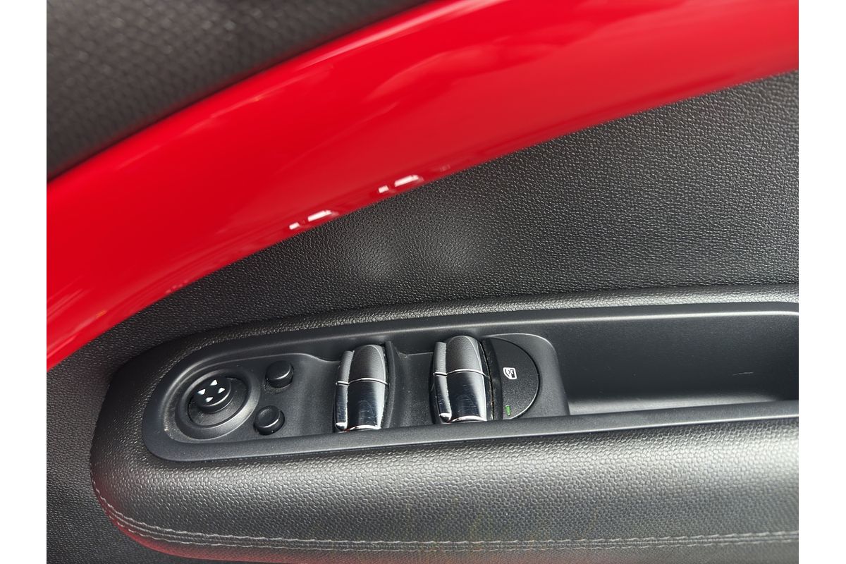2013 MINI Cooper ALL 4 JCW