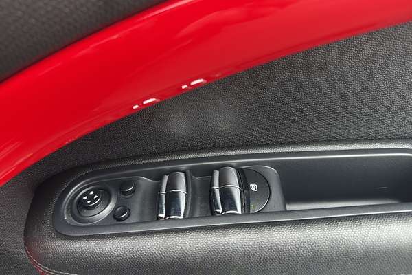 2013 MINI Cooper ALL 4 JCW