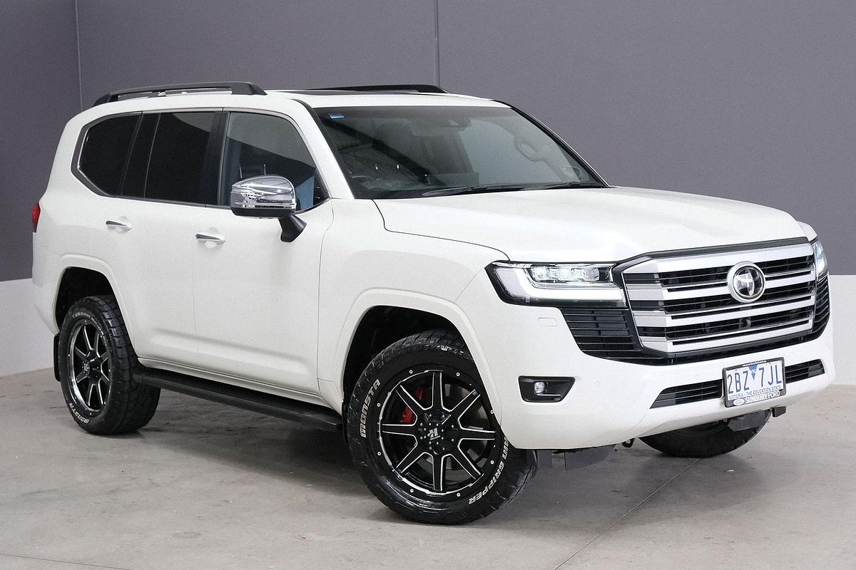 2022 Toyota Landcruiser Sahara FJA300R