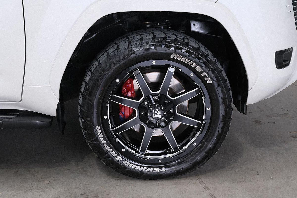 2022 Toyota Landcruiser Sahara FJA300R